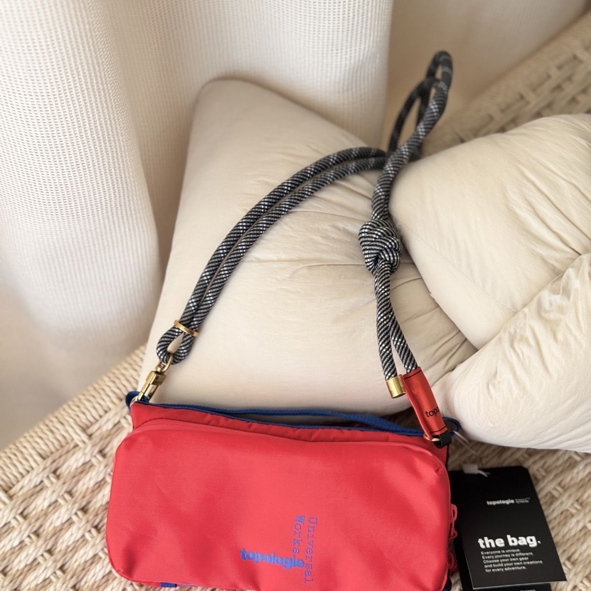 New Outdoor Commuter Water Bot - Luxury Bags Sling 评论和价格